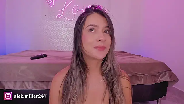 aleksandramiller  online show from March 18, 2:41 pm