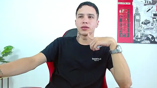 Cumandres18 online show from February 10, 3:33 pm