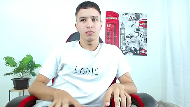 Snapshot of Cumandres18 chatting on October 21, 1:43 pm Cumandres18 online show from October 21, 1:43 pm