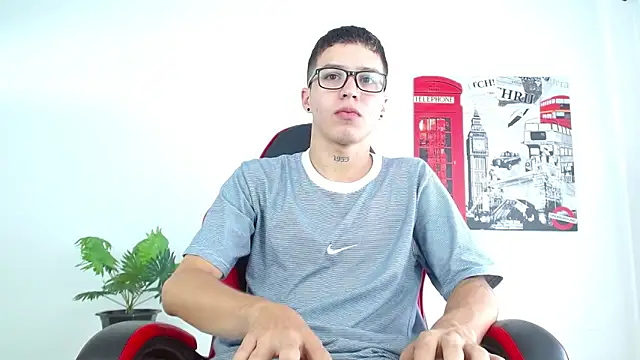 Snapshot of Cumandres18 chatting on September 26, 1:51 pm Cumandres18 online show from September 26, 1:51 pm