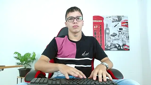 Snapshot of Cumandres18 chatting on September 12, 1:44 pm Cumandres18 online show from September 12, 1:44 pm