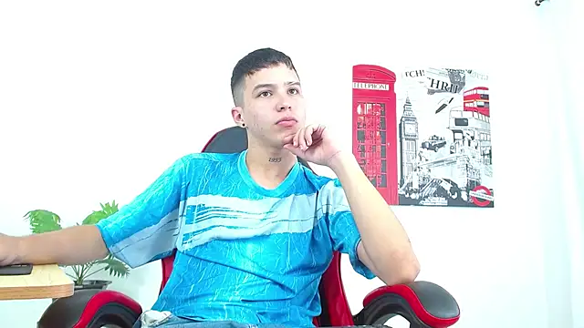 Snapshot of Cumandres18 chatting on September 30, 2:01 pm Cumandres18 online show from September 30, 2:01 pm