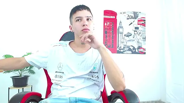 Snapshot of Cumandres18 chatting on October 1, 1:48 pm Cumandres18 online show from October 1, 1:48 pm