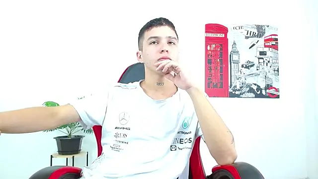 Snapshot of Cumandres18 chatting on October 11, 2:07 pm Cumandres18 online show from October 11, 2:07 pm