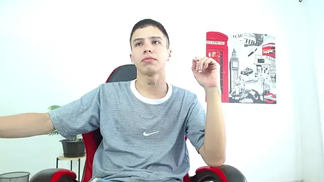 Snapshot of Cumandres18 chatting on October 23, 2:05 pm Cumandres18 online show from October 23, 2:05 pm