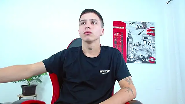 Snapshot of Cumandres18 chatting on November 5, 1:58 pm Cumandres18 online show from November 5, 1:58 pm