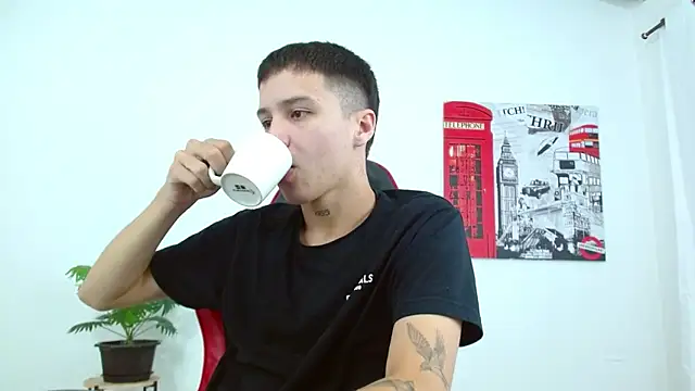 Snapshot of Cumandres18 chatting on November 14, 2:10 pm Cumandres18 online show from November 14, 2:10 pm