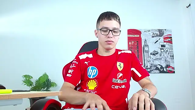 Snapshot of Cumandres18 chatting on September 9, 2:04 pm Cumandres18 online show from September 9, 2:04 pm