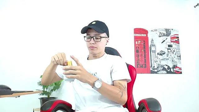 Snapshot of Cumandres18 chatting on September 16, 1:45 pm Cumandres18 online show from September 16, 1:45 pm