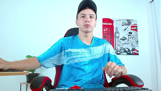 Snapshot of Cumandres18 chatting on September 18, 1:58 pm Cumandres18 online show from September 18, 1:58 pm