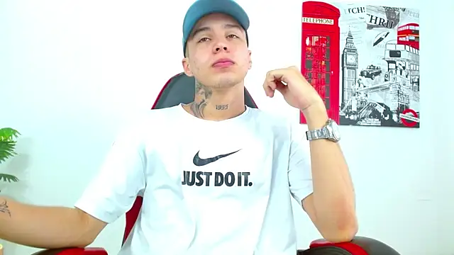 Cumandres18 online show from February 17, 2:58 pm