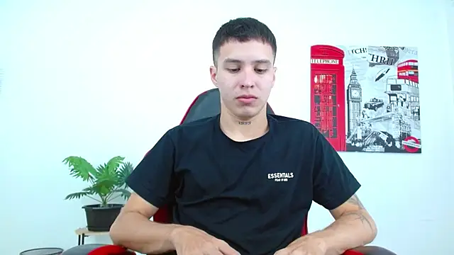 Snapshot of Cumandres18 chatting on November 12, 1:59 pm Cumandres18 online show from November 12, 1:59 pm