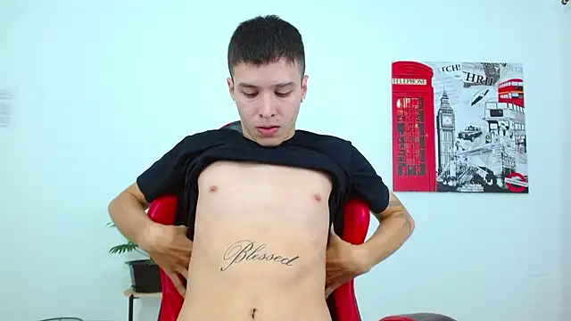 Snapshot of Cumandres18 chatting on November 28, 1:55 pm Cumandres18 online show from November 28, 1:55 pm