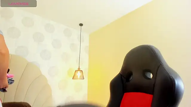 GIANAMILLER6 online show from February 10, 12:04 pm