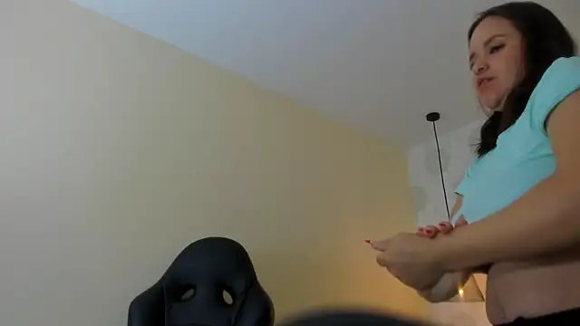 GIANAMILLER6 online show from February 16, 12:15 pm