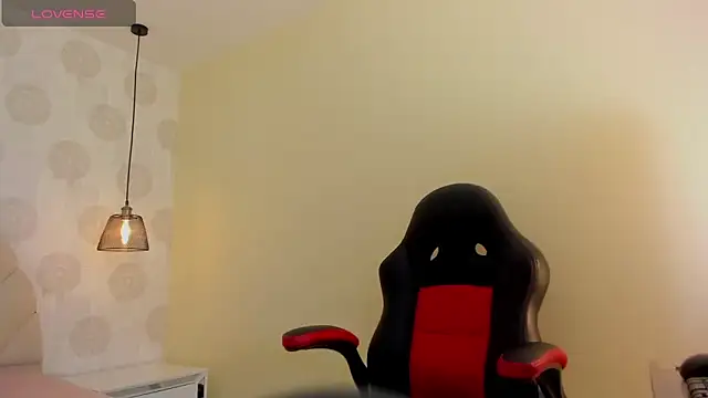 GIANAMILLER6 online show from November 16, 12:10 pm