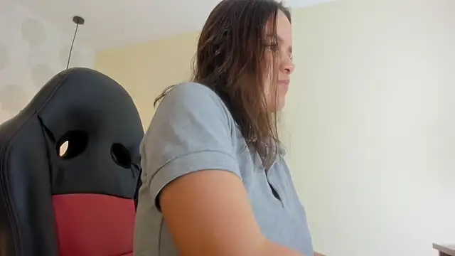 GIANAMILLER6 online show from February 23, 12:06 pm