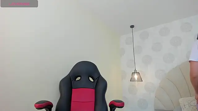 GIANAMILLER6 online show from October 21, 12:15 pm