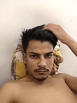 Snapshot of KaranSingh0m chatting on May 2, 6:24 pm KaranSingh0m online show from May 2, 6:24 pm