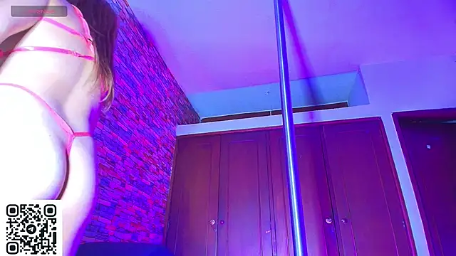 Snapshot of catalina_santana20 chatting on June 27, 2:01 pm catalina santana20 online show from June 27, 2:01 pm
