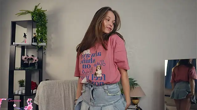 OdellaGillingham online show from November 19, 6:52 pm