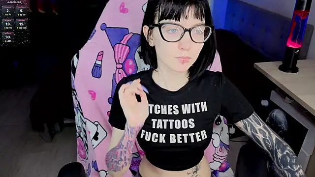 HazelTompson online show from March 15, 12:12 pm