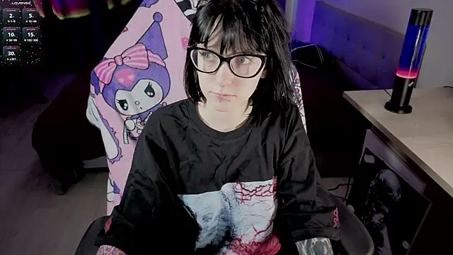 HazelTompson online show from March 4, 12:02 pm