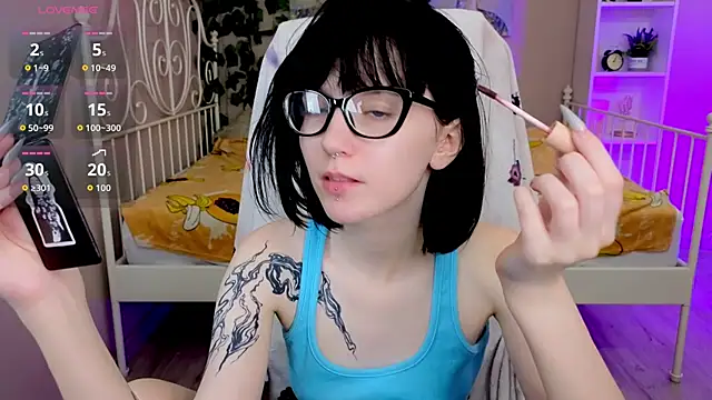 Snapshot of HazelTompson chatting on September 14, 3:34 pm HazelTompson online show from September 14, 3:34 pm