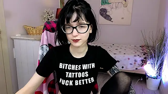 Snapshot of HazelTompson chatting on December 3, 8:52 pm HazelTompson online show from December 3, 8:52 pm