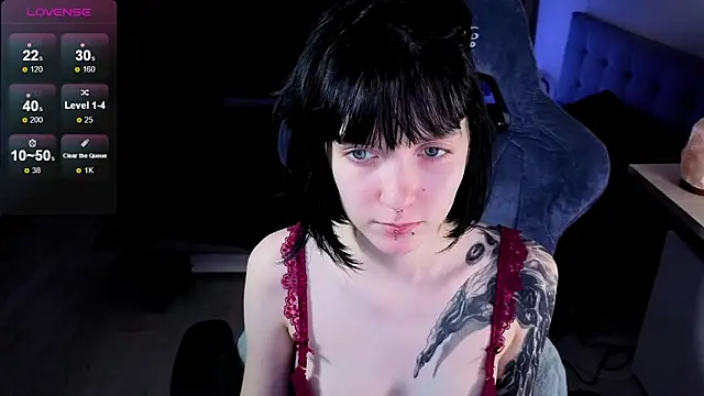 HazelTompson online show from January 18, 2:31 pm