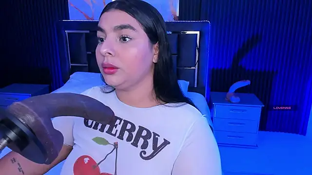 Hannasscott online show from October 24, 1:10 pm