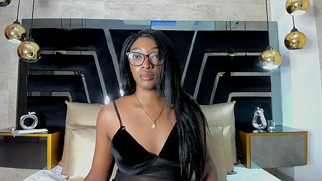 YallianaBrooks online show from January 5, 7:50 pm