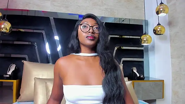 YallianaBrooks online show from April 4, 11:50 am