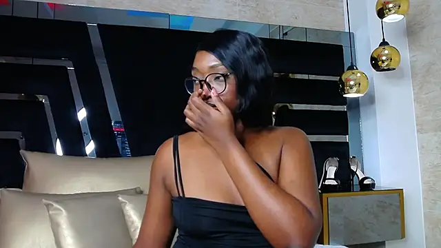 YallianaBrooks online show from April 16, 9:39 pm