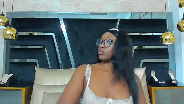 YallianaBrooks online show from April 20, 11:57 am