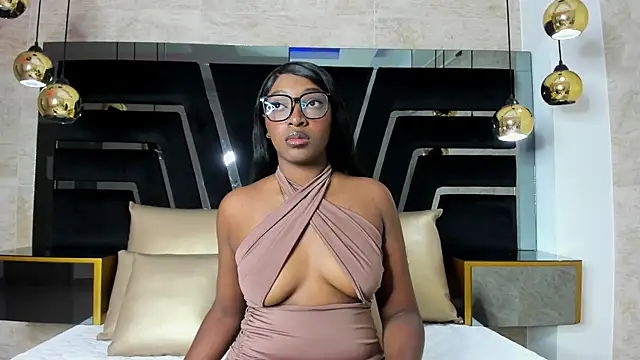 YallianaBrooks online show from March 4, 12:13 pm