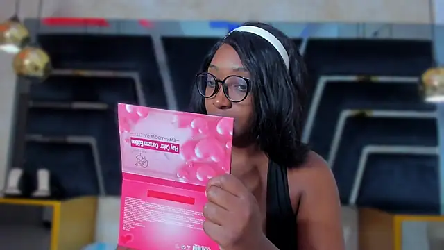 Snapshot of YallianaBrooks chatting on June 4, 11:59 am YallianaBrooks online show from June 4, 11:59 am