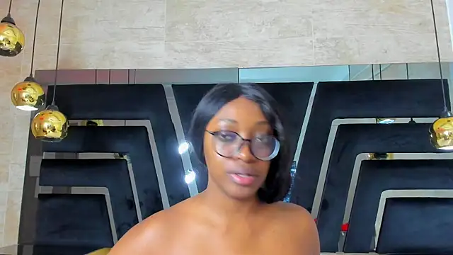 Snapshot of YallianaBrooks chatting on June 19, 11:49 am YallianaBrooks online show from June 19, 11:49 am