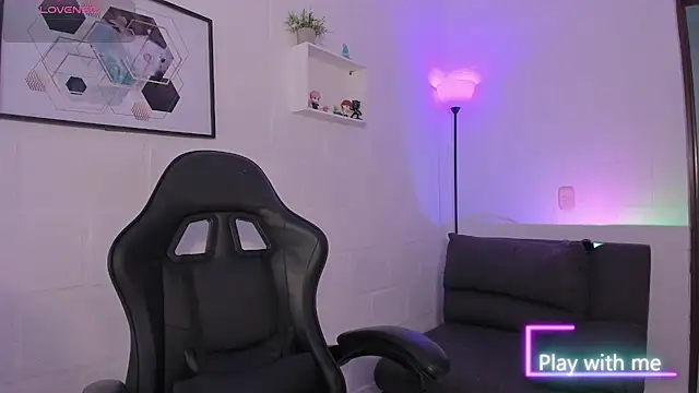 Alyson Conner online show from December 22, 1:55 pm