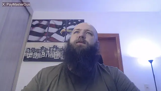 Snapshot of PayMasterGus chatting on October 27, 3:51 am PayMasterGus online show from October 27, 3:51 am