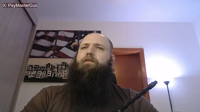 Snapshot of PayMasterGus chatting on October 12, 2:35 am PayMasterGus online show from October 12, 2:35 am