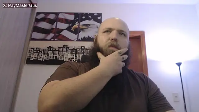 Snapshot of PayMasterGus chatting on October 15, 3:16 am PayMasterGus online show from October 15, 3:16 am