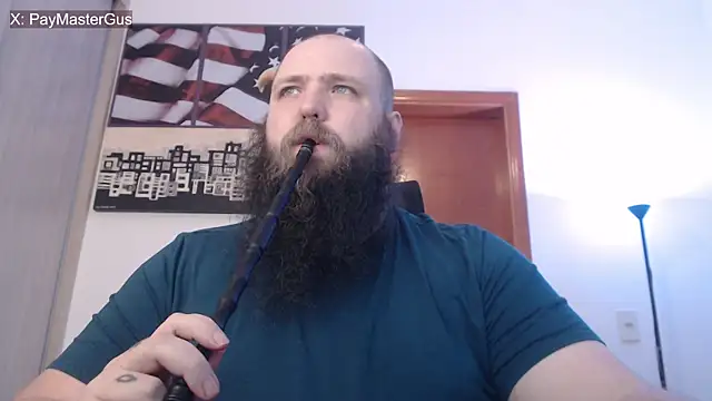 Snapshot of PayMasterGus chatting on October 24, 3:16 am PayMasterGus online show from October 24, 3:16 am