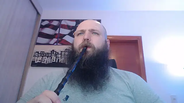 Snapshot of PayMasterGus chatting on September 12, 11:37 pm PayMasterGus online show from September 12, 11:37 pm