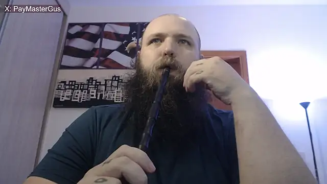 Snapshot of PayMasterGus chatting on October 20, 3:08 am PayMasterGus online show from October 20, 3:08 am