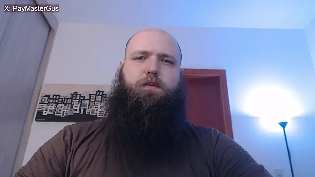 Snapshot of PayMasterGus chatting on November 5, 5:43 am PayMasterGus online show from November 5, 5:43 am