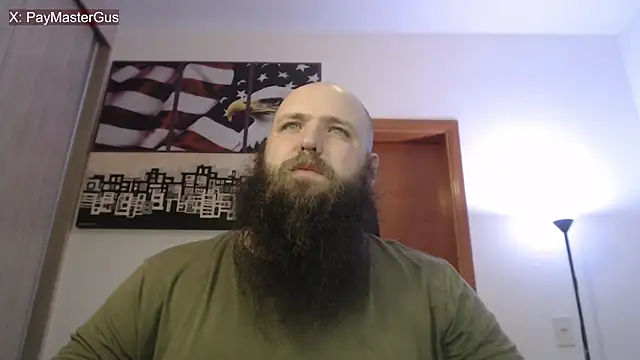 Snapshot of PayMasterGus chatting on October 16, 3:26 am PayMasterGus online show from October 16, 3:26 am