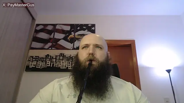 Snapshot of PayMasterGus chatting on October 3, 4:25 am PayMasterGus online show from October 3, 4:25 am