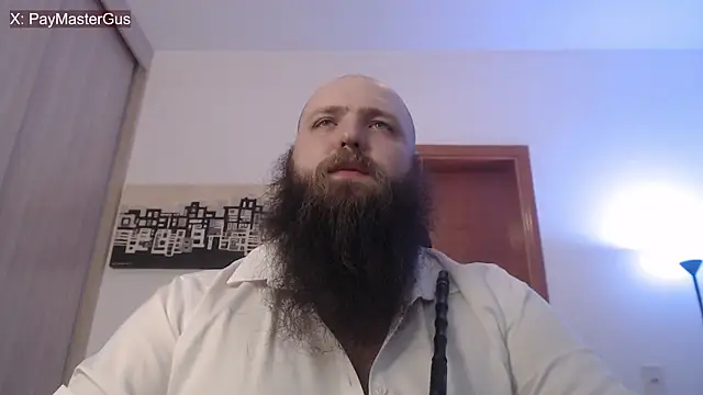 Snapshot of PayMasterGus chatting on November 15, 3:21 am PayMasterGus online show from November 15, 3:21 am