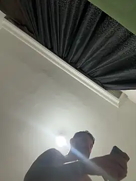 A S00 online show from April 8, 7:59 pm